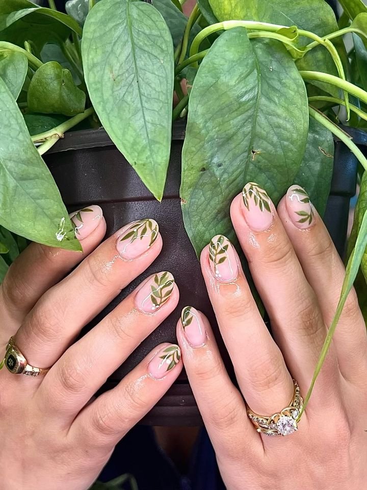 Botanical Leaf-Tip Oval Nails
