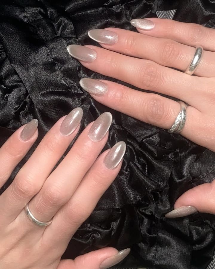 Pearl Cat Eye Nails