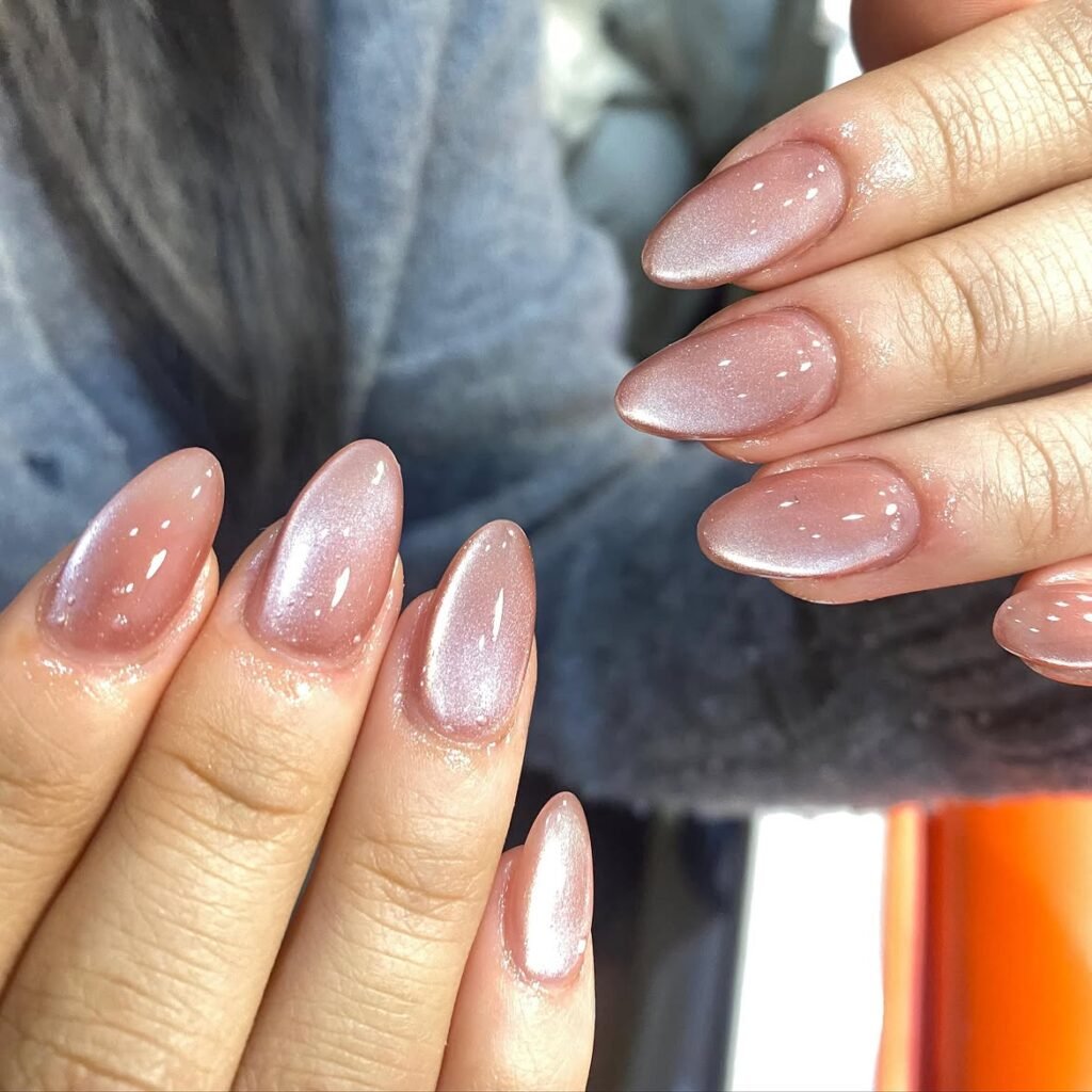 Blush Pink Velvet Cat Eye Nails