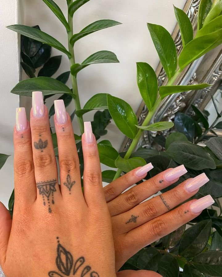 Hailey Bieber Chrome Nails