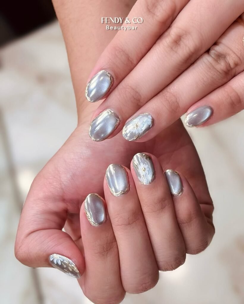 Pearl White Cat Eye Nails