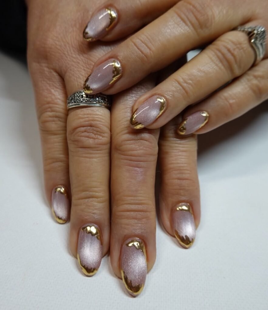 Velvet Cat Eye Nails