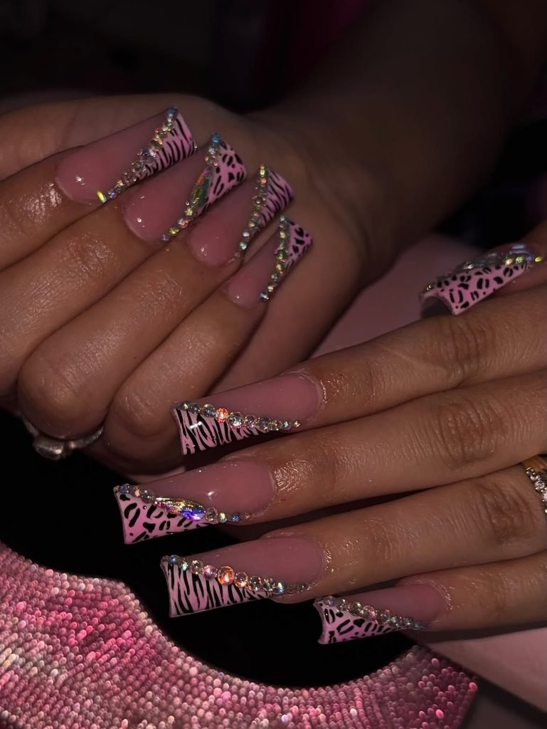  Asymmetrical Sidewall Crystal Cascade