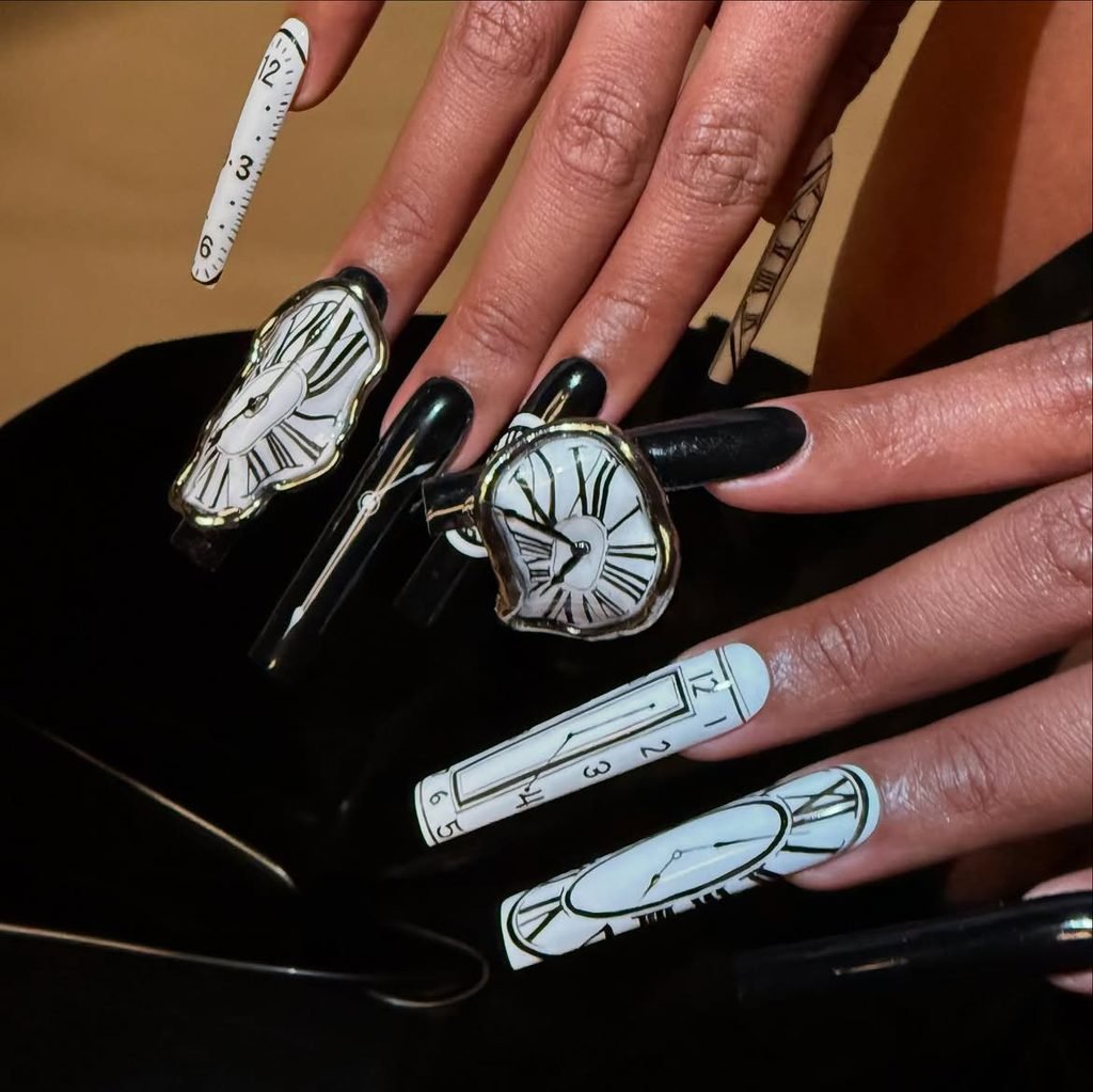 Countdown Clock Accent Nails