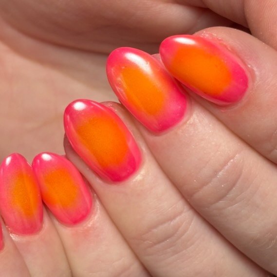  Desert Sunrise Aura Almond Nails