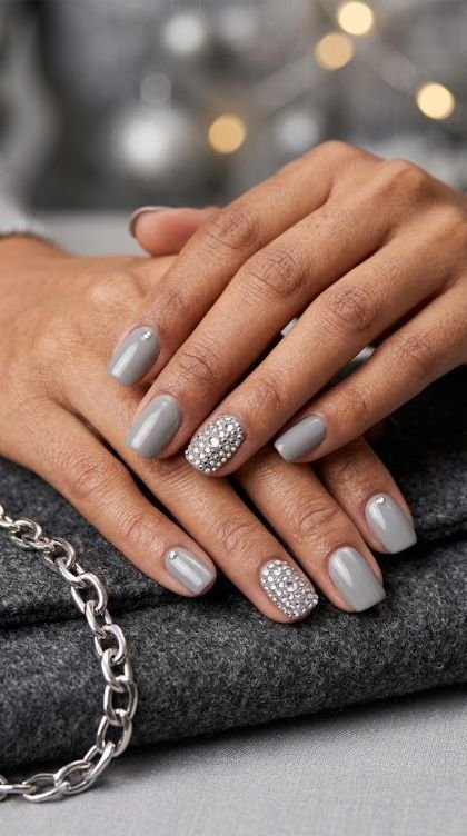 Full Pavé Accent Nail